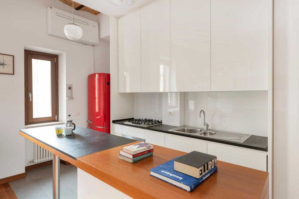 Hip Pad In Garbatella Apartment Rom